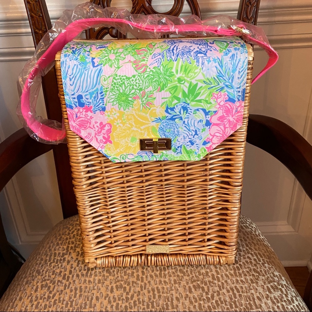 Lilly Pulitzer NEW Wicker Cheek to Cheek Fabric Top Wine Picnic Basket - Picture 3 of 9